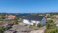 Bright and spacious villa with amazing sea view in Lysekil - B&B Lysekil