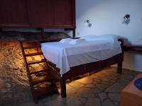 Bed on the Rocks! - No Stairs - 250m from the Port - Ferienwohnung Ýdra