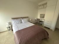 Rural Retreat - Bright Apartment With Large Terrace - Chambres d'hôtes Hal Gharghur