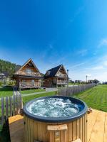 Osada Szaflary - jacuzzi na wyłączność dla każdego domku, ogólnodostępna sauna i plac zabaw w cenie - Bed and Breakfast Szaflary
