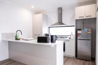 Stylish 3BR Family Home Near CBD & Airport - Chambres d'hôtes Perth