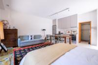 Ventura Stay - Bright and Stylish Studio in the Heart of Matosinhos - Chambres d'hôtes Matosinhos
