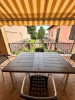 Apartment Locatelli Palace, 4 Sleeps, 1 Floor - Bed and Breakfast Toscolano-Maderno