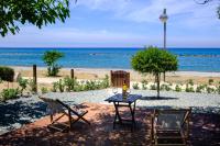 Agnes Beachfront Residence by Nomads - B&B Pólis