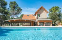 For Me Formidable House for rent with pool in Roussillon - B&B Rosellón