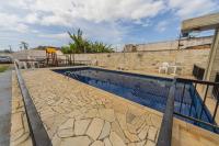 Apto com Piscina e Vaga a 750m da Praia da Enseada - B&B Bertioga