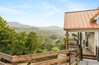 Hot Tub with Sauna, Theater and BEST Views - Chambres d'hôtes Gatlinburg