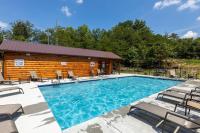 Luxury View Cabin with Hot Tub & Game Room - B&B Sevierville