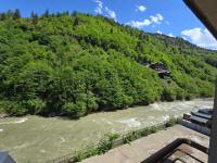 Apartment mit 2 Schlafzimmern und Flussblick 
