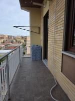 Aurora Residence Tor Vergata-Metro C Torrenova, Free Parking and WiFi - Chambres d'hôtes Rome