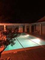 La Villa Familiale calme piscine-barbecue à Tarascon - B&B Tarascona