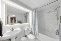 Luxury 2BR Suite Stylish Stay with 2 Free Parking - B&B Pickering