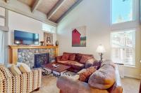 Lakeside condo w free WiFi & a gas fireplace plus a shared pool & hot tub - B&B South Lake Tahoe