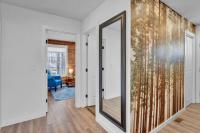 Chalet with Hot Tub, Game, Movie Room, Lake and Pool Access - Chambres d'hôtes Gouldsboro