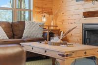 Jasper Cabin with Hot Tub, Fire Pit & Mountain Views - Bed and Breakfast Jasper