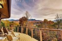 Gatlinburg Cabin Sleeps 8 Hot Tub Fire Pit & Smoky Mountain Views - B&B Gatlinburg