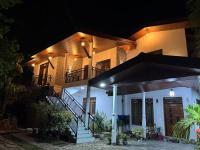 Lake Breeze Villa - B&B Anuradhapura