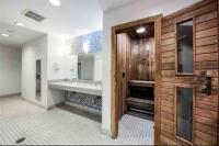 Cozy Toronto Suite - Near CN Tower, Rogers Centre, and Toronto Stadium - B&B Toronto