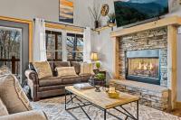 Luxury Retreat - Hot Tub, View, Fire Pit, Wi-Fi - B&B Sevierville