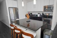 Westown 2BR Escape - 10 minutes walk to RiverWalk - Bed and Breakfast Milwaukee