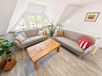 Charmantes Reetdachhaus auf Rügen - B&B Middelhagen
