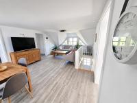 Charmantes Reetdachhaus auf Rügen - B&B Middelhagen
