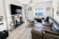 Stunning Harbour View Beachfront Apartment Parking - B&B Rhôs-on-Sea