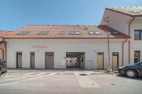Old Town Modern Design Stay - AC & WI-FI - B&B Trnava