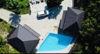 Inas & Lemia Poolside Haven - B&B Kostel
