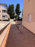 Beachside Apartment with Private Parking & Nature Views - Chambres d'hôtes l'Abella