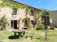 Can Camós - Masia Rural - B&B Llagostera