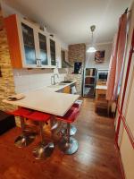 2-izbový apartmán v centre mesta - 2-bedroom apartment with 2 balcony in the centre of the city - Chambres d'hôtes Malacky