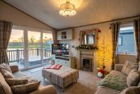 Kingfisher Lodge - Lakeside Lodge, Hot Tub, Woodhall Spa - Chambres d'hôtes Woodhall Spa