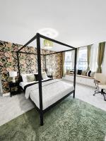 Spacious 5BR Blackpool Home, Cinema Room, Families Welcome, Sleeps 10 - Chambres d'hôtes Blackpool