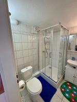 Altstadt - gemütliches Stuckzimmer mit Badezimmer und Küche - B&B Überlingen