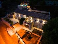 Heritage House Strahinja Stone Villa with Private Pool - B&B Popovići