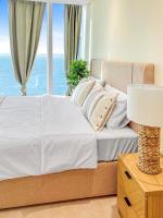 Bohemian Stunning view 1BR in Financial Harbor - Ferienwohnung Manama