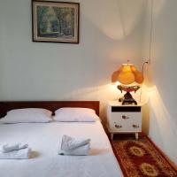 Basic Triple Room with Shared Bathroom
