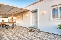 Floras House - Ferienwohnung Paradeisi