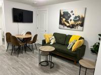 Two bedroom Urban Luxe at Wolf Willow - B&B Calgary