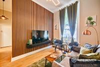 Deluxe One-Bedroom Apartment