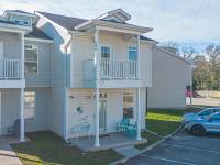 Two King Suites - POOL - Short Walk to the Beach - Bed and Breakfast Gulfport