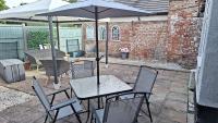 Bungalow - Sleeps 4 - Parking - Garden - B&B Nottingham