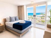 Cool beachfront apartment in Isla Verde with great ocean view - B&B San Juan