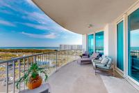 Spacious Condo w Free WiFi Shared Hot Tub Pool Tennis and Central AC - B&B Destin