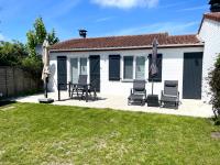 Dune Nest 233 - beautiful house near beach - up to 4 guests with garden, parking, WLAN - Chambres d'hôtes Bredene