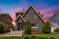 Family Friendly 4 BR Home Close To Downtown CLE! - Chambres d'hôtes Cleveland