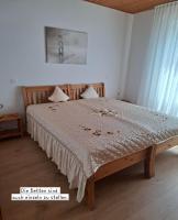 Ferienwohnung Feldbergblick, 2-Zimmer, KBT, separater Eingang, Südterrasse mit Markise - B&B Idstein