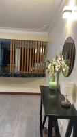 A&R Executive 2bdrm Apt with WIFI Power backup and Free Parking - Ferienwohnung Kampala