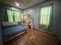 Dengkil Terrace House Near UiTM, MMU, UoC, KLIA - Bed and Breakfast Kuala Lumpur
